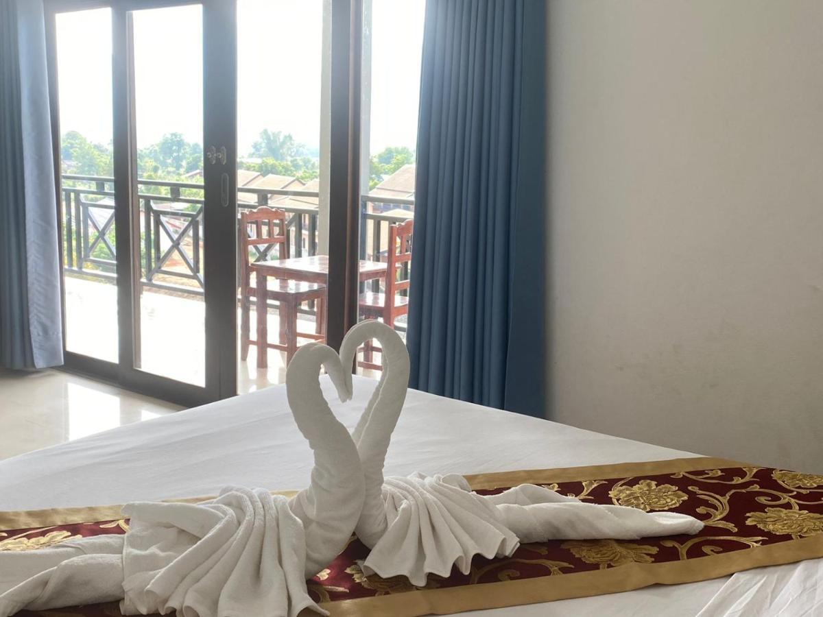 Lisha The Grand Riverside Hotel Vang Vieng Buitenkant foto