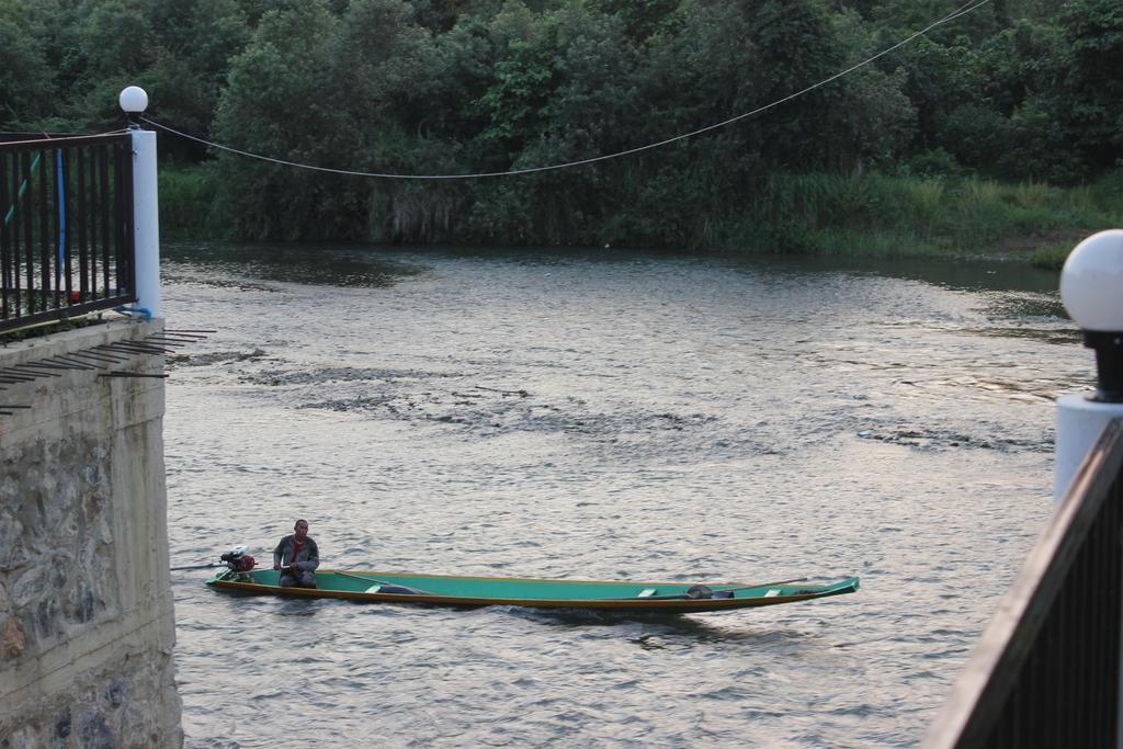 Lisha The Grand Riverside Hotel Vang Vieng Buitenkant foto