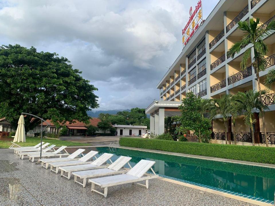 Lisha The Grand Riverside Hotel Vang Vieng Buitenkant foto