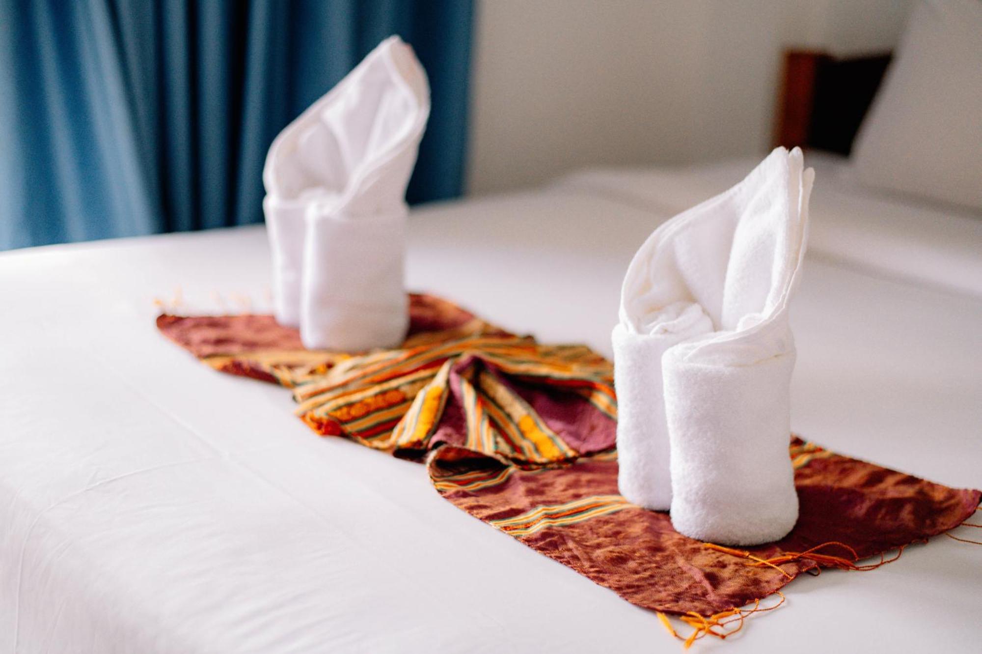 Lisha The Grand Riverside Hotel Vang Vieng Buitenkant foto