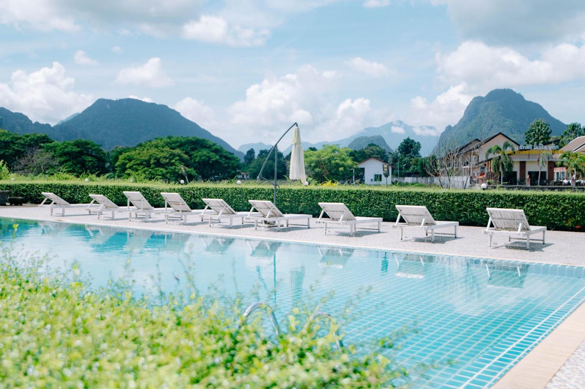 Lisha The Grand Riverside Hotel Vang Vieng Buitenkant foto