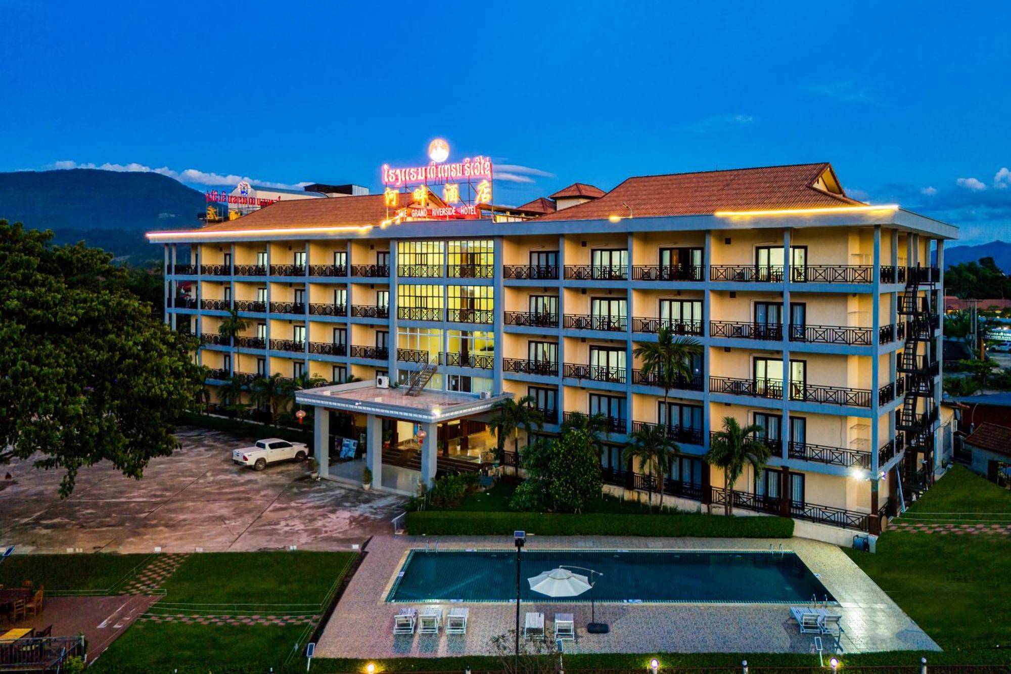 Lisha The Grand Riverside Hotel Vang Vieng Buitenkant foto