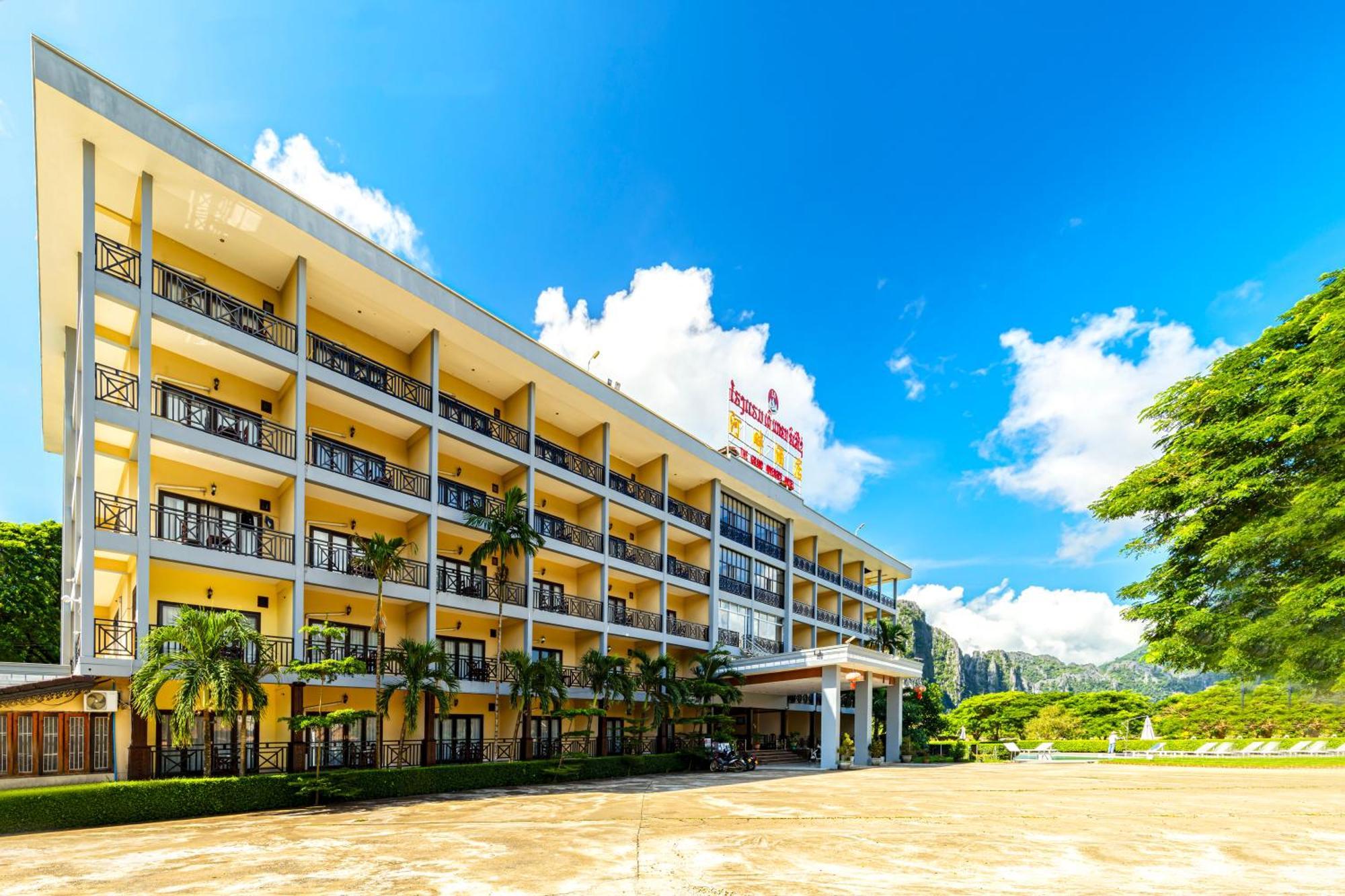Lisha The Grand Riverside Hotel Vang Vieng Buitenkant foto