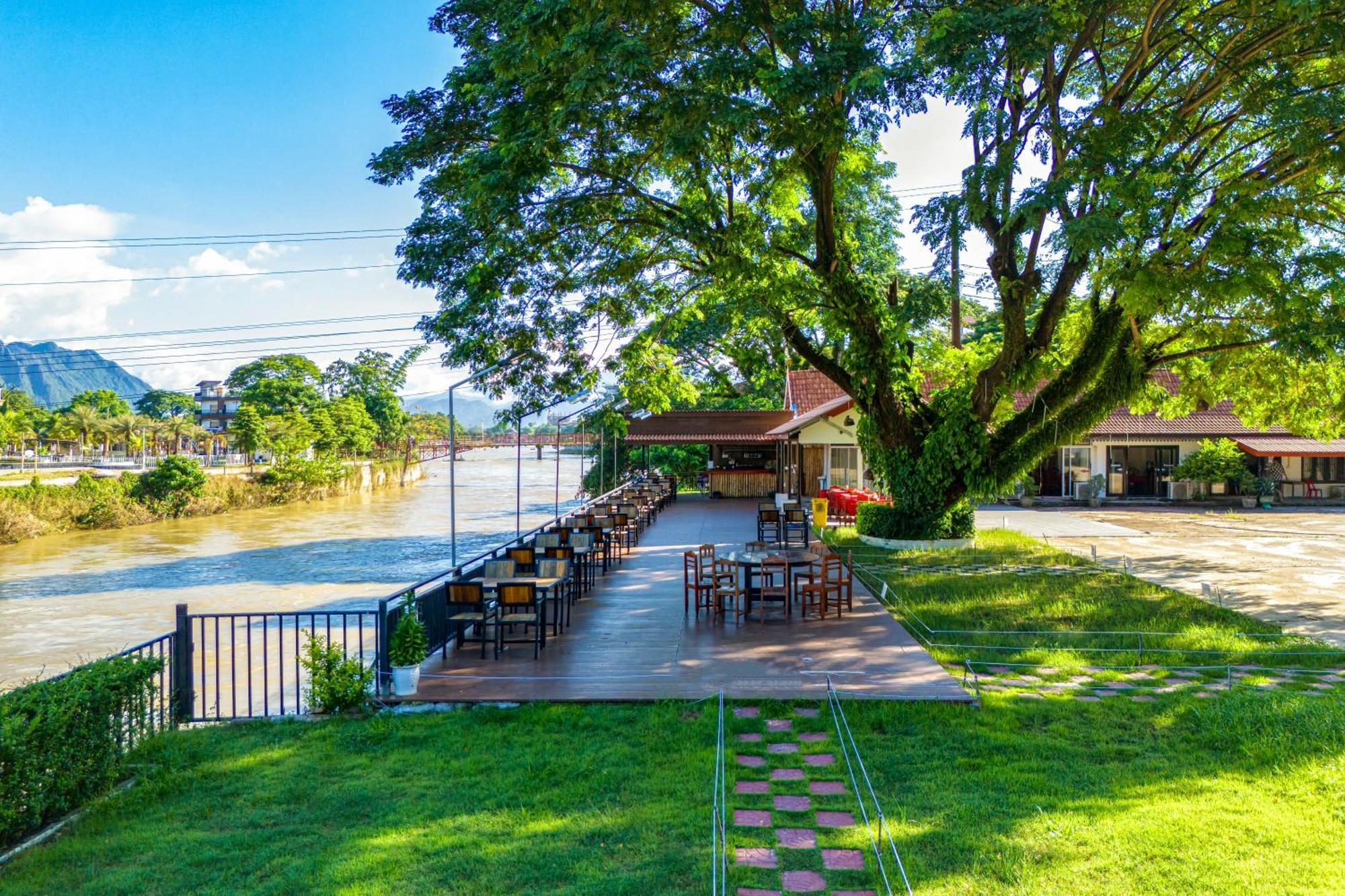 Lisha The Grand Riverside Hotel Vang Vieng Buitenkant foto
