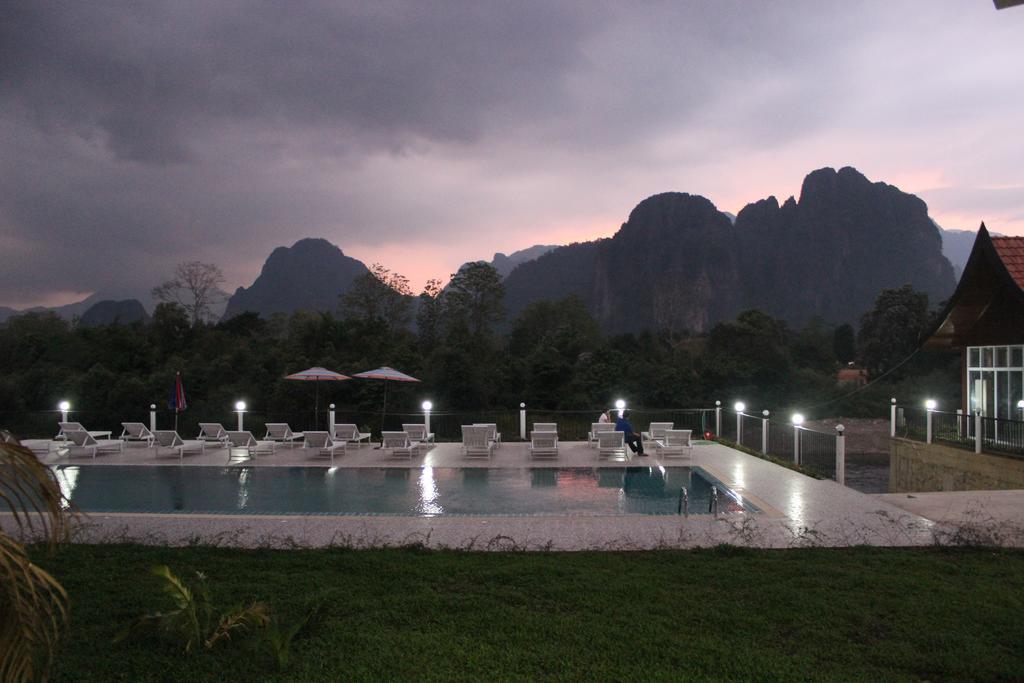 Lisha The Grand Riverside Hotel Vang Vieng Buitenkant foto